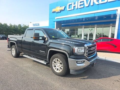 Used 2018 GMC Sierra 1500 SLE w/ SLE Value Package AWD/4WD image 1