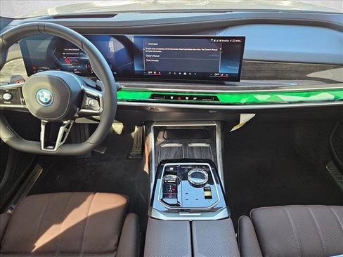 New 2026 BMW 750e xDrive w/ Premium Package image 15