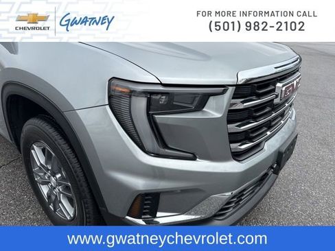 Used 2025 GMC Acadia Elevation image 13