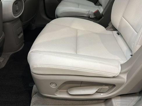 Certified 2026 Hyundai Palisade Limited AWD/4WD image 16