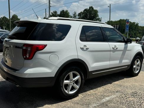 Used 2018 Ford Explorer XLT w/ Equipment Group 202A FWD image 7
