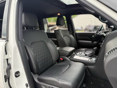 Used 2024 INFINITI QX80 Sensory w/ All-Season Package AWD/4WD image 26