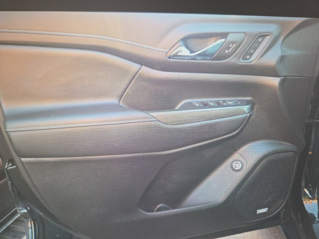 Used 2023 GMC Acadia SLT w/ Elevation Edition AWD/4WD image 15