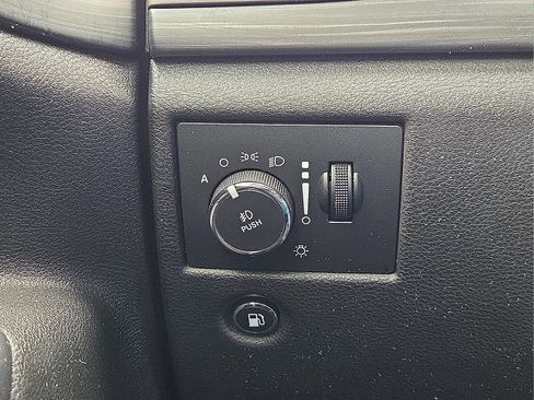 Used 2022 Jeep Grand Cherokee Laredo X AWD/4WD image 19