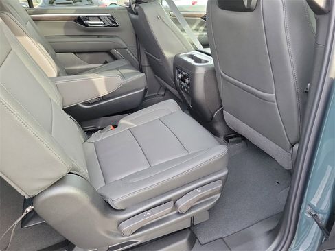 New 2026 Chevrolet Suburban Z71 w/ Z71 Off-Road Package image 18