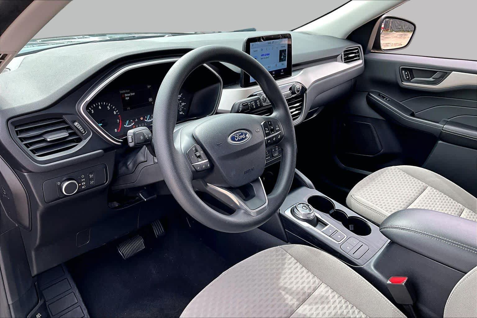 Used 2022 Ford Escape SE FWD image 18