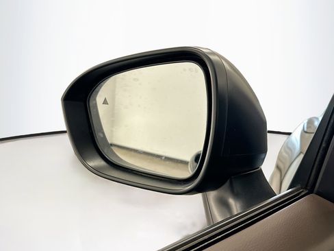 Used 2023 Nissan Rogue S AWD/4WD image 16