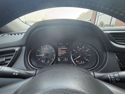Used 2020 Nissan Rogue S w/ Special Edition Package FWD image 22