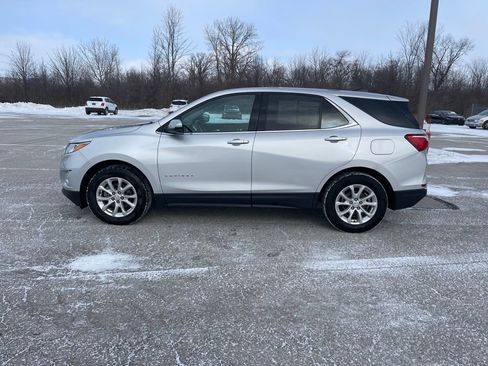 Used 2019 Chevrolet Equinox LT w/ Driver Convenience Package image 2