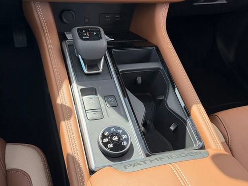 New 2026 Nissan Pathfinder Platinum AWD/4WD image 17
