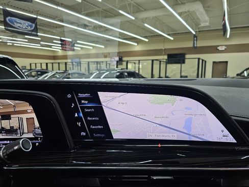 Used 2021 Cadillac Escalade Premium Luxury RWD image 34