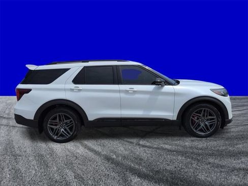 Certified 2025 Ford Explorer ST AWD/4WD image 3