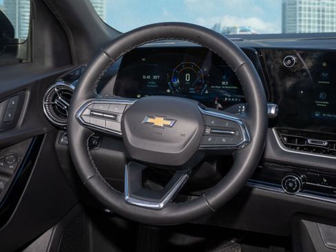 Used 2025 Chevrolet Equinox LT w/ Safety and Technology Package image 20