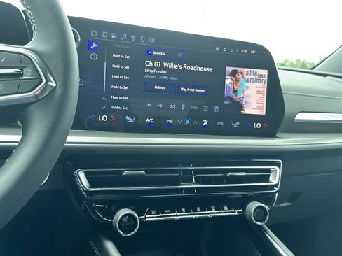 New 2025 Chevrolet Traverse LT w/ Enhanced Driving Package image 22