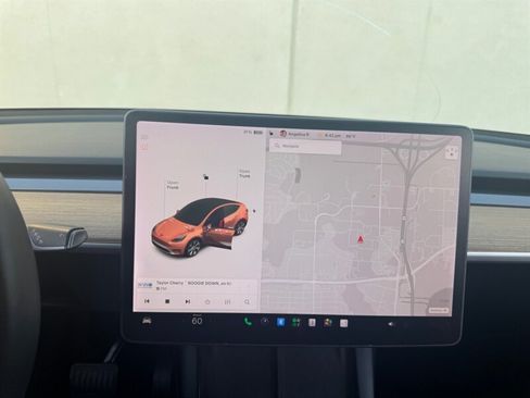 Used 2021 Tesla Model Y Long Range AWD/4WD image 28