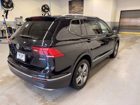 Used 2021 Volkswagen Tiguan SE image 6