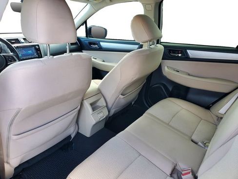 Used 2018 Subaru Outback 2.5i Premium AWD/4WD image 21