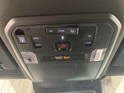 Used 2025 Toyota Tacoma Limited AWD/4WD image 25