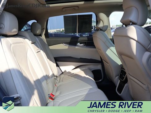 Used 2019 Lincoln Nautilus Reserve AWD/4WD image 12