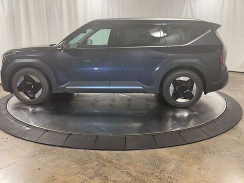 New 2026 Kia EV9 Wind image 7