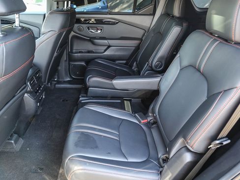 Used 2025 Honda Pilot TrailSport image 22