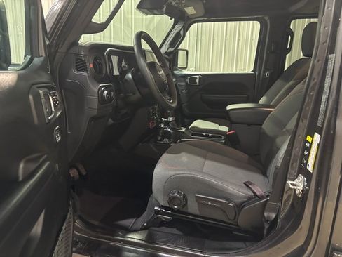 Used 2024 Jeep Wrangler Unlimited Rubicon w/ Convenience Group image 14