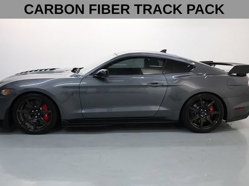 Used 2022 Ford Mustang Shelby GT500 w/ Carbon Fiber Track Pack RWD image 4