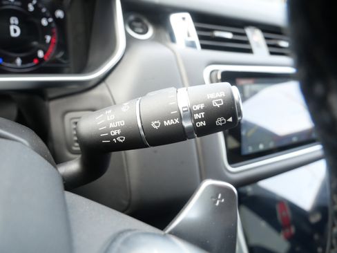 Used 2021 Land Rover Range Rover Sport HSE Dynamic image 32