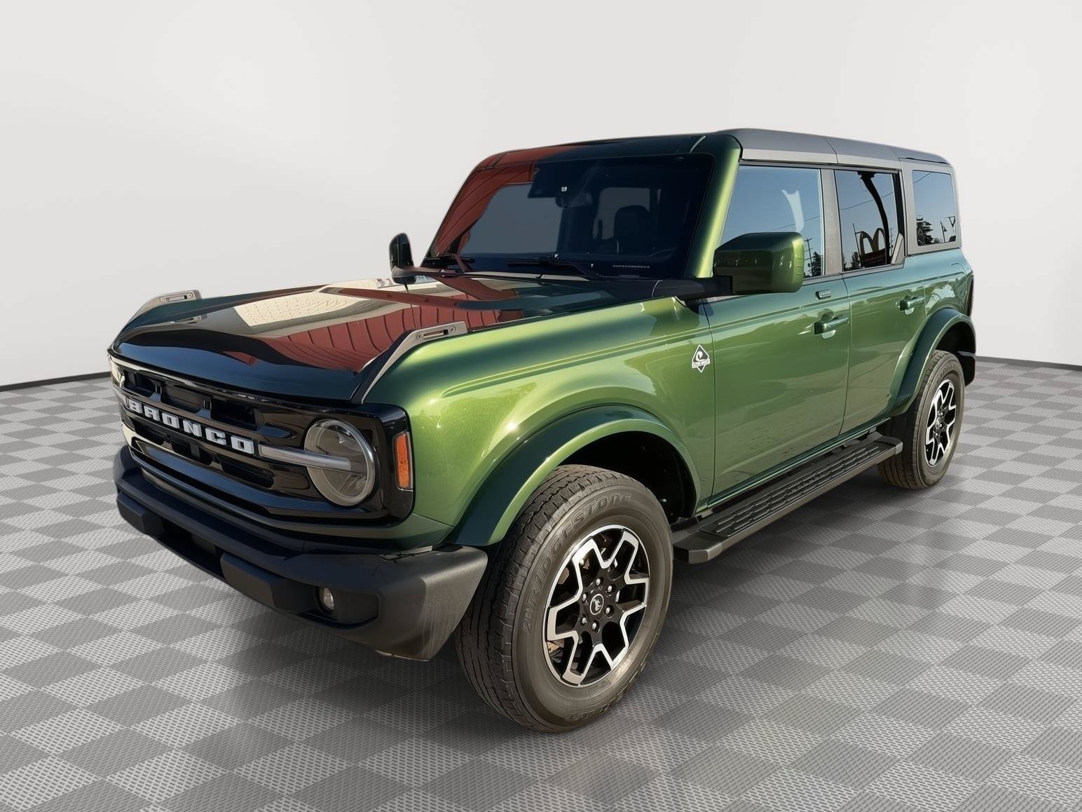 Used 2023 Ford Bronco Outer Banks AWD/4WD image 3