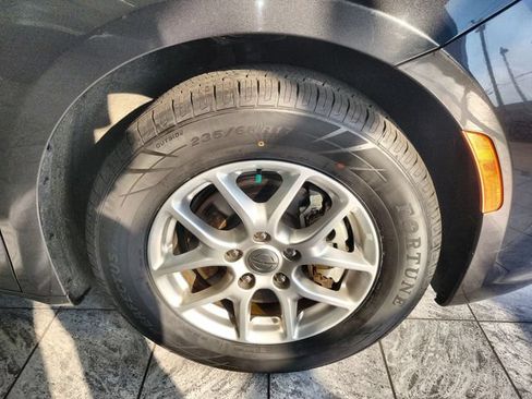 Used 2023 Chrysler Pacifica Touring-L FWD image 10