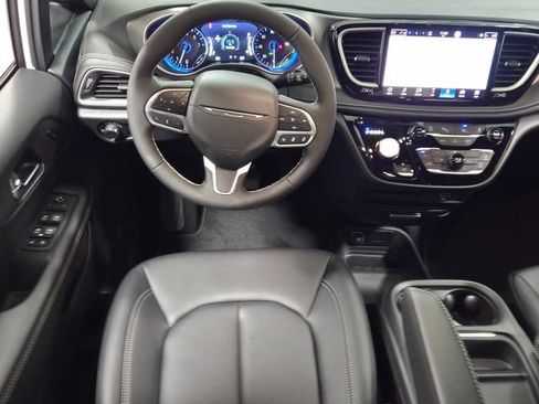 New 2027 Chrysler Pacifica Select w/ Family Tech Group FWD image 7