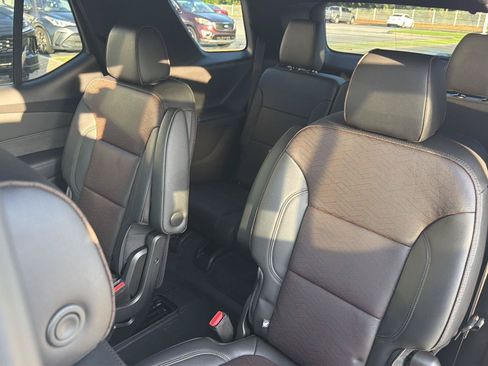 Used 2022 Chevrolet Traverse High Country FWD image 30