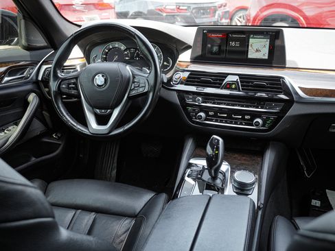 Used 2018 BMW 540i xDrive w/ Premium Package image 27