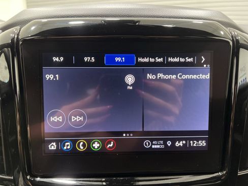 Used 2023 Chevrolet Traverse LT FWD image 16