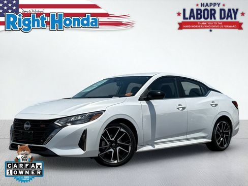 Used 2025 Nissan Sentra SR FWD image 1