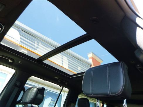 Used 2024 Jeep Grand Wagoneer L 4WD image 21