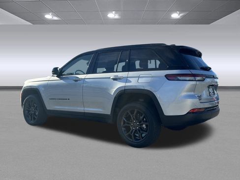 New 2025 Jeep Grand Cherokee Limited image 5