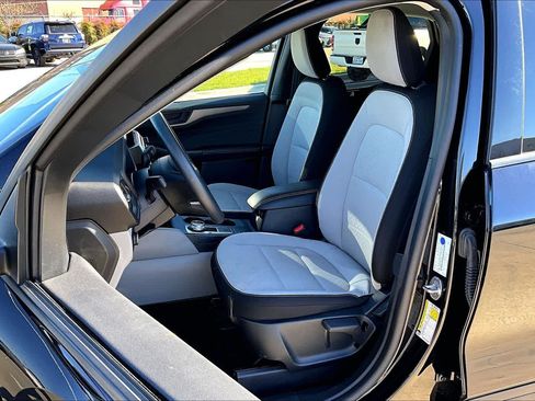 Used 2025 Ford Escape Active AWD/4WD image 14