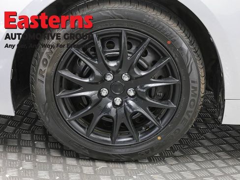 Used 2021 Toyota Corolla LE FWD image 31