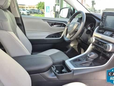Used 2021 Toyota RAV4 XLE Premium image 49