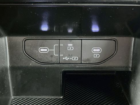 Used 2025 Kia Sorento LX FWD image 26