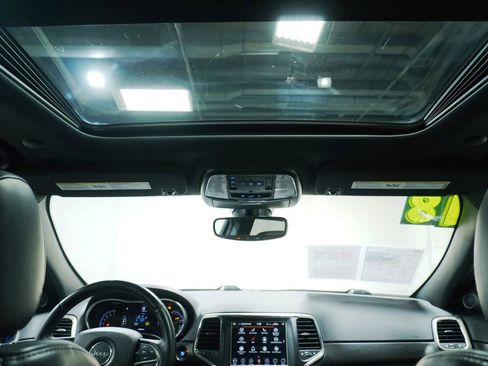 Used 2018 Jeep Grand Cherokee Altitude image 23