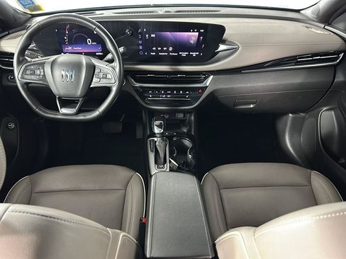 Used 2024 Buick Envista Avenir FWD image 2