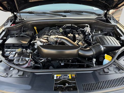 Used 2025 Dodge Durango GT image 9