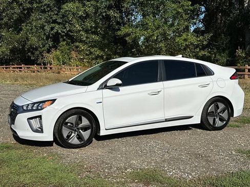 Used 2020 Hyundai Ioniq Limited FWD image 4