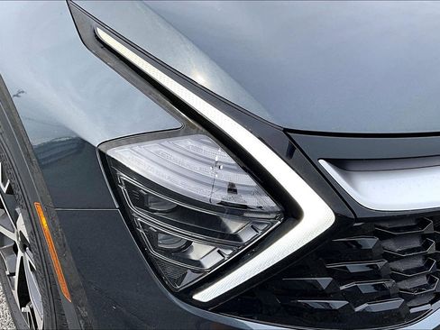 Used 2025 Kia Sportage EX image 29