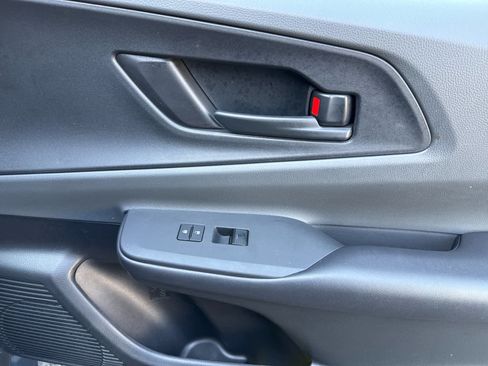 Used 2024 Toyota Prius LE FWD image 17
