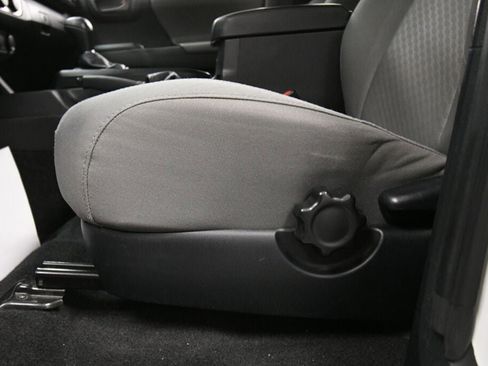 Certified 2022 Toyota Tacoma SR AWD/4WD image 11