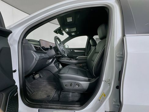 Used 2025 Buick Enclave Preferred image 13