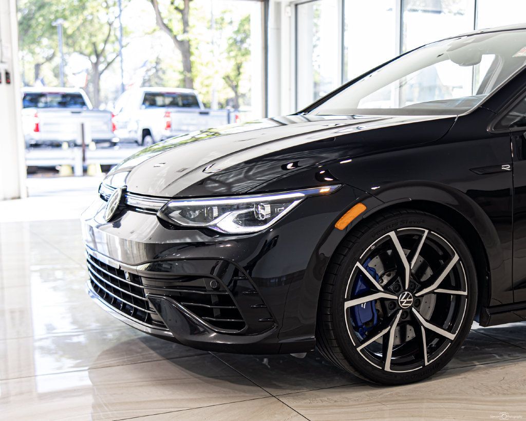 Used 2024 Volkswagen Golf R AWD/4WD image 4